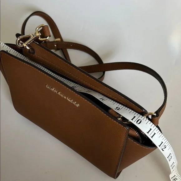 Michael Kors Tan Satchel/ Crossbody Bag - Picture 11 of 12